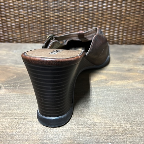 90’s Unlisted Showcase Brown Wedges - Picture 16 of 16